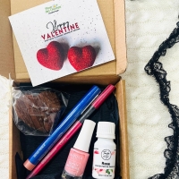 Coffret Pour Elle – Maquillage, parfum rose & gourmandise